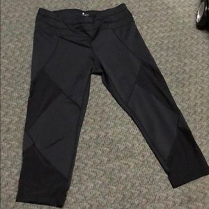 Athleta black mesh workout exercise sexy capri pants size medium